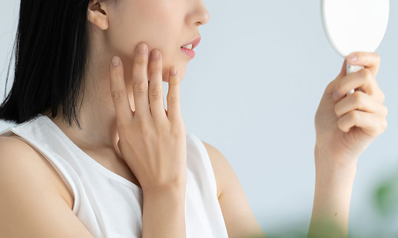 形成外科のお悩みを持つ人のイメージ